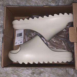 Bone Yeezy Slides